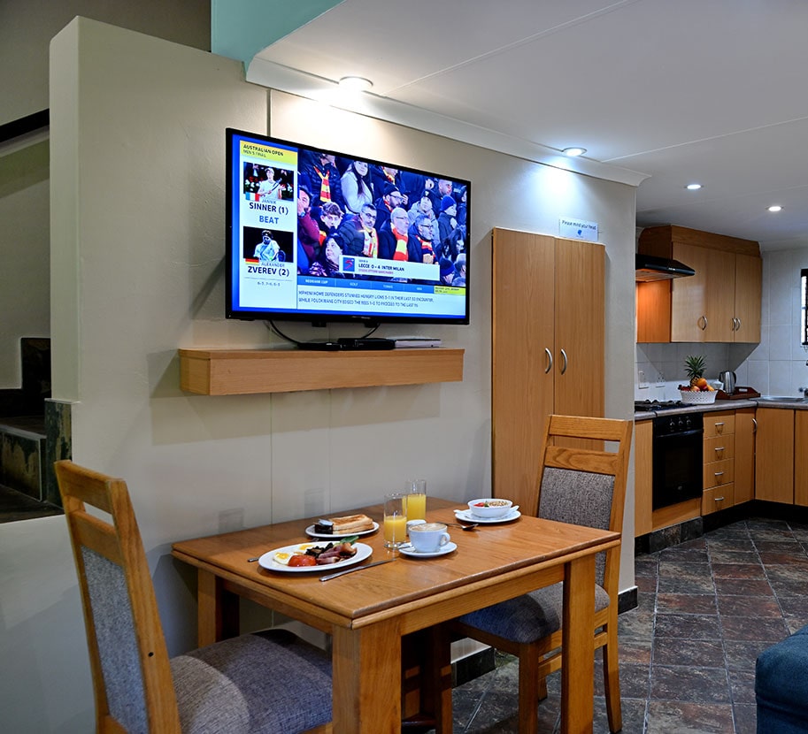 5-Sleeper-Image-2-min